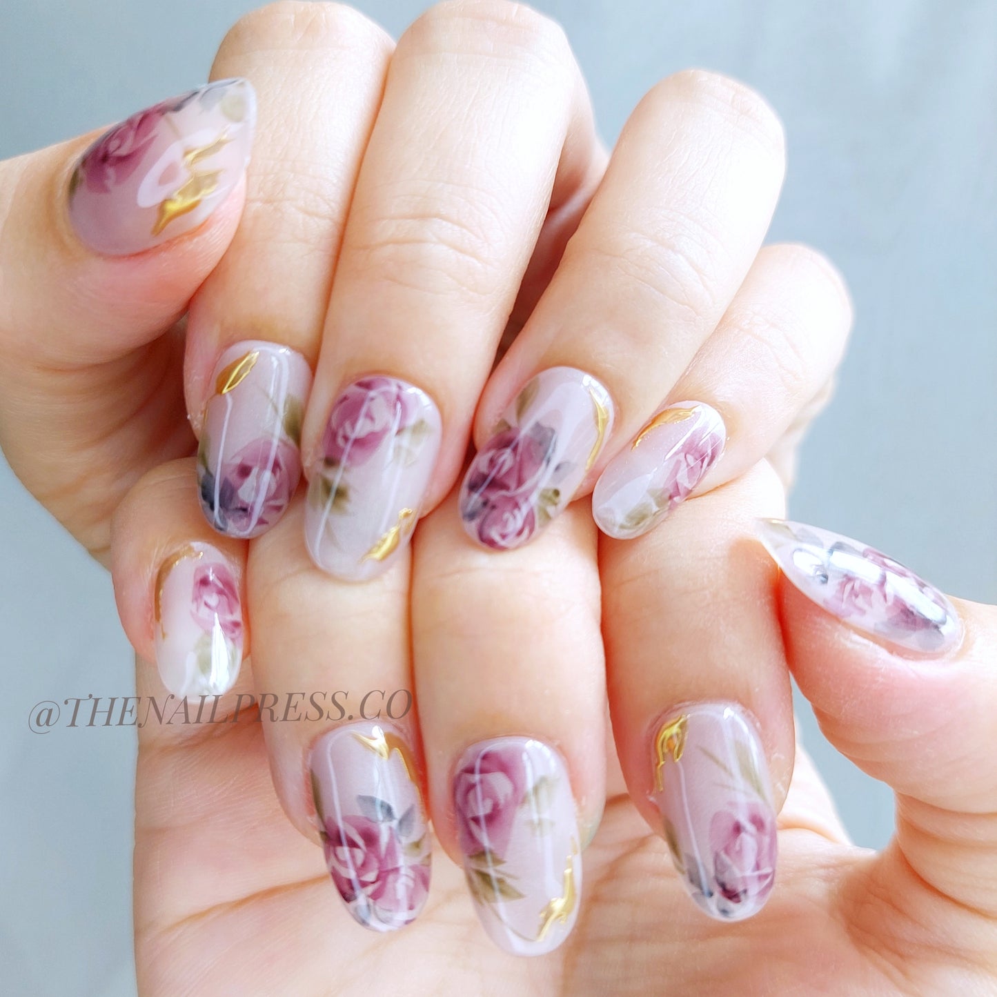 Regal Roses – Medium Oval Rounded 19mm