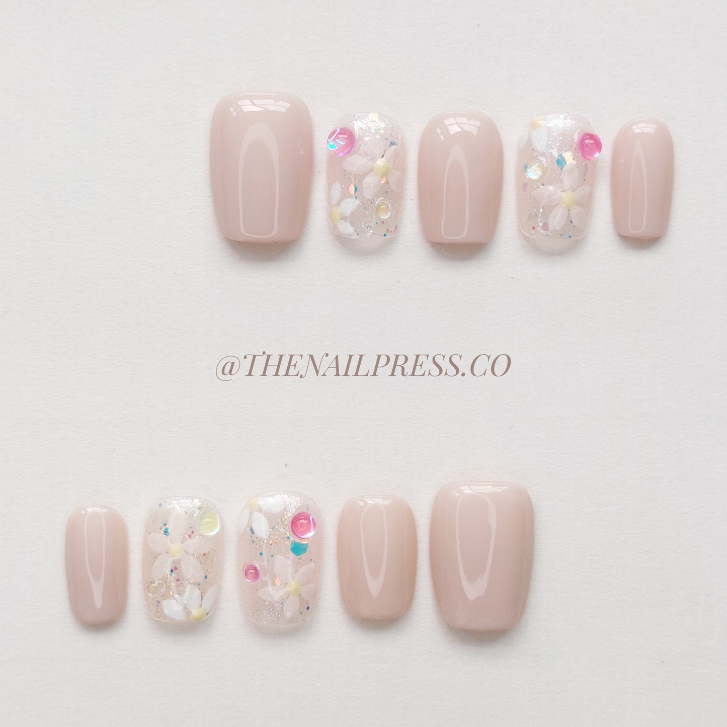 Floral Wink – Short Square 17mm