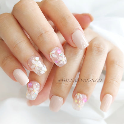 Floral Wink – Short Square 17mm