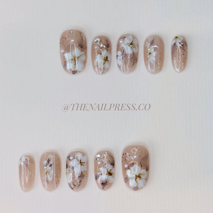 Ivory Garden – Medium Oval Rounded 19mm