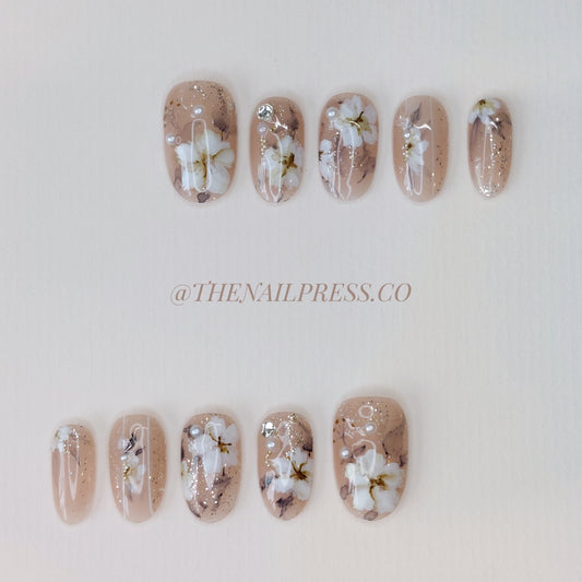 Ivory Garden – Medium Oval Rounded 19mm