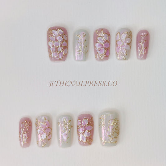 Blushing Aura – Medium Square 19mm