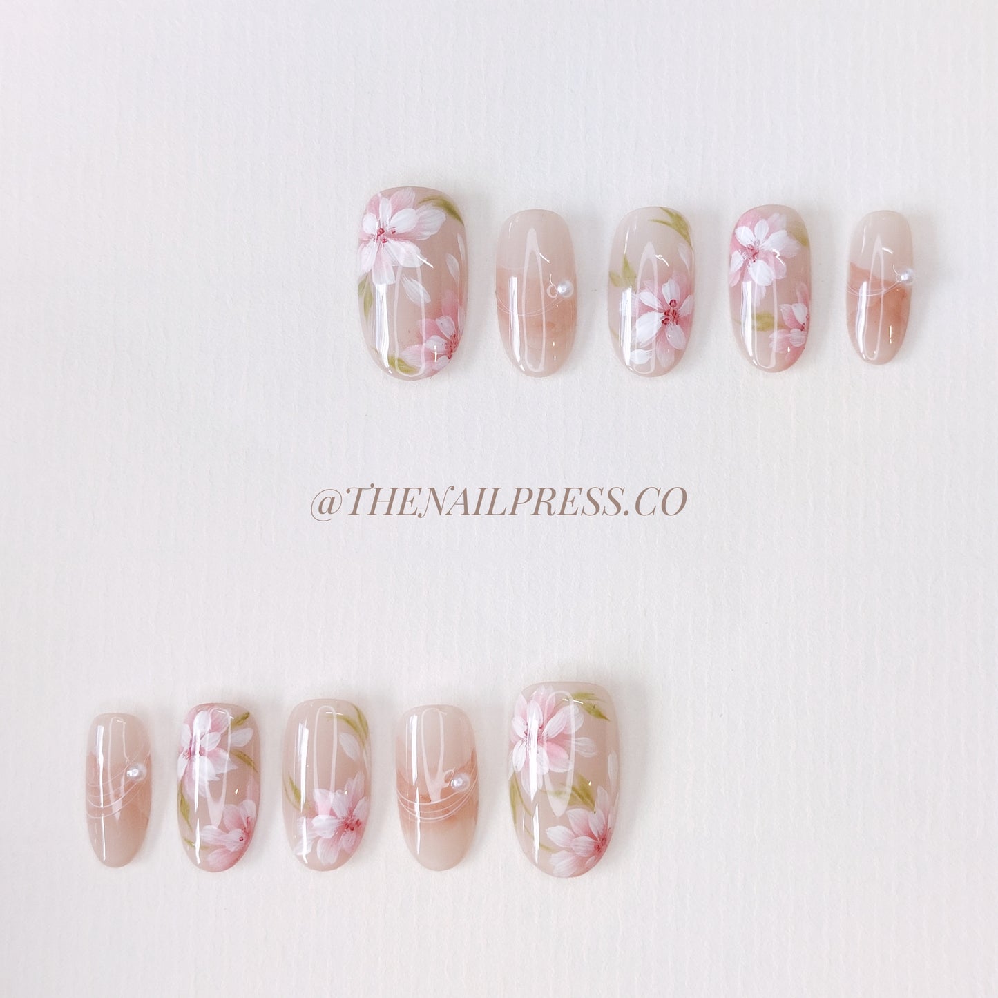 Timeless Blooms – Medium Oval Rounded 19mm