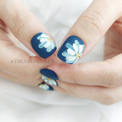 Blooming in Stillness – Short Squoval 16mm