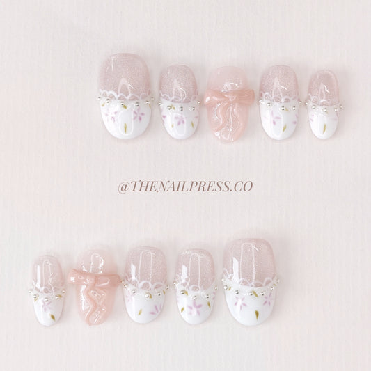 Belle Dentelle – Medium Oval Rounded 19mm