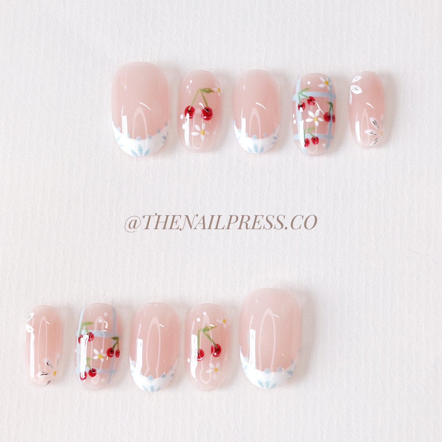 Petit Cherry – Medium Oval Rounded 19mm