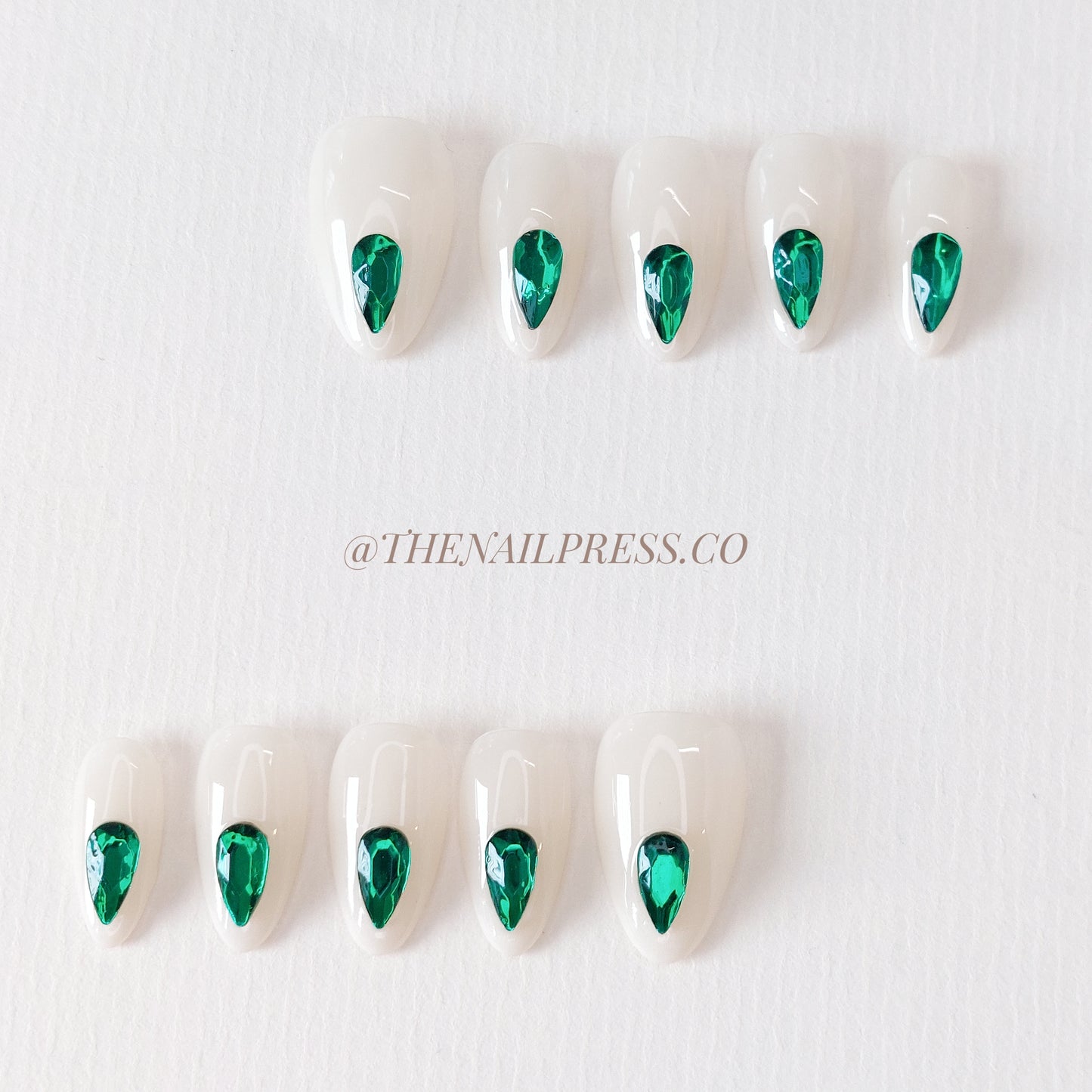 Emerald Drop – Short Almond 20mm