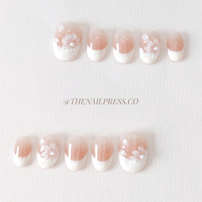 Bloomed French – Short Rounded 17mm