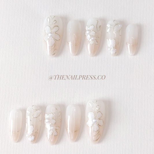 Sheer Bloom – Medium Oval 24mm