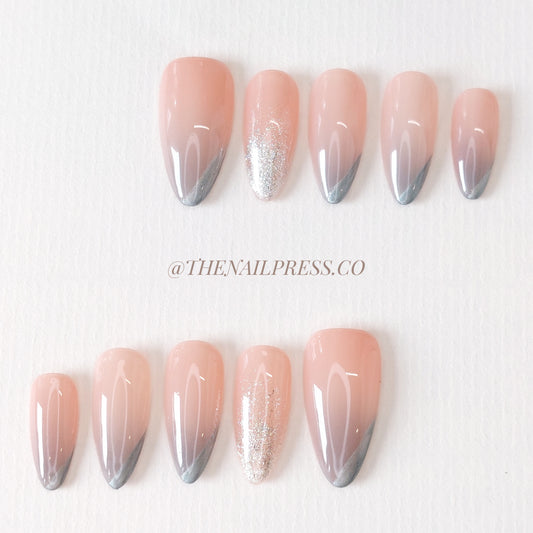 Silver Lining – Medium Almond 26mm