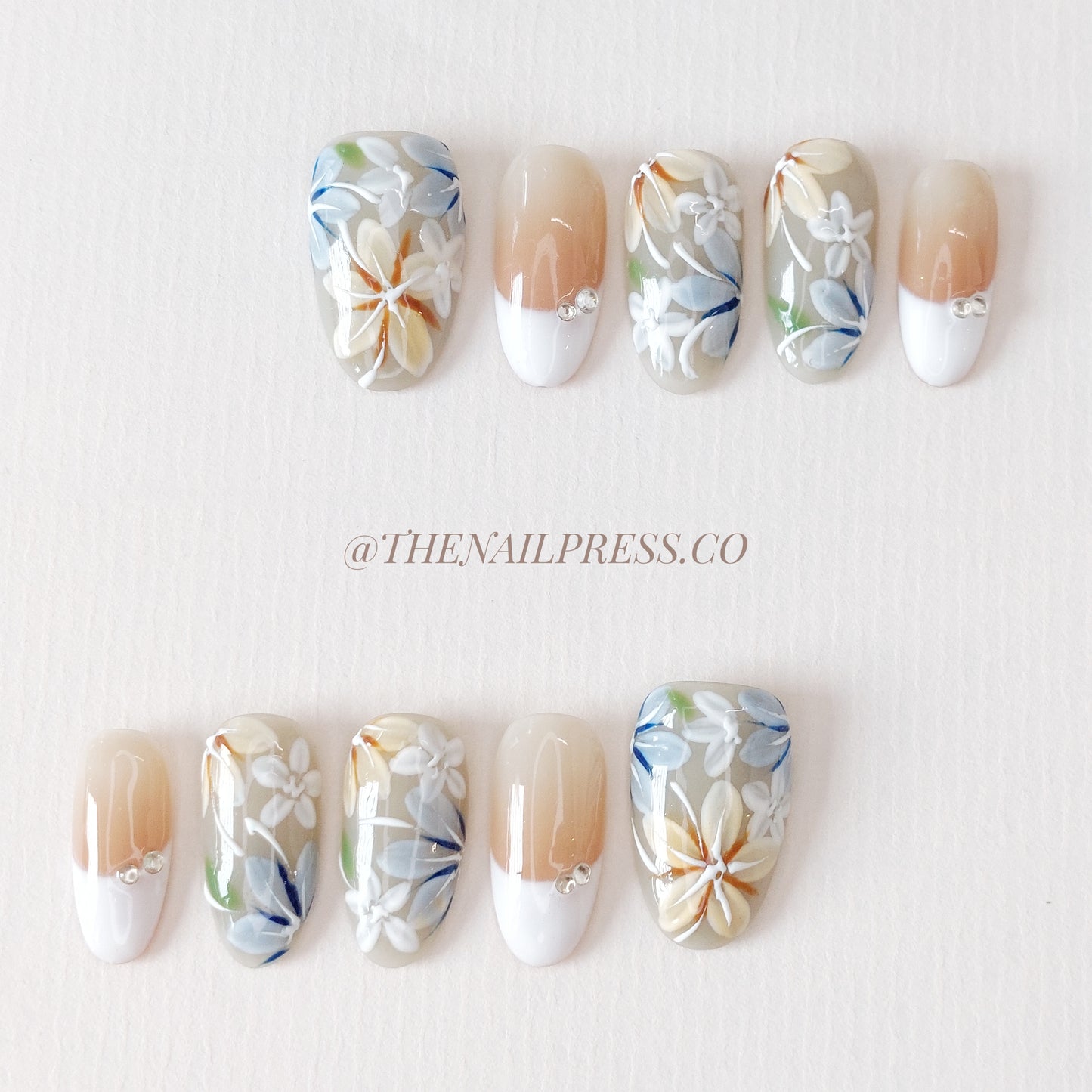 Painter’s Garden – Short Oval 21mm