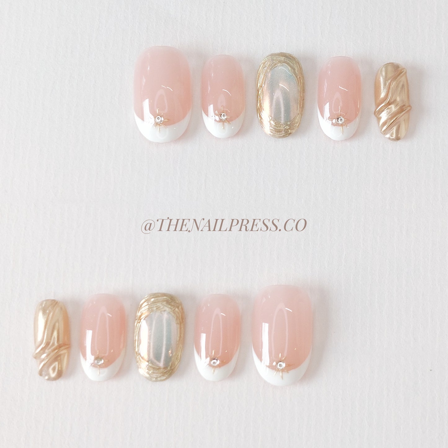 Gilded French – Medium Oval Rounded 19mm