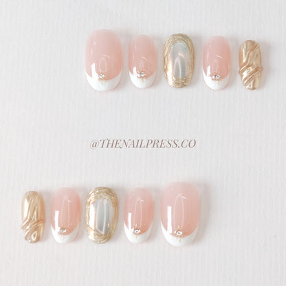 Gilded French – Medium Oval Rounded 19mm