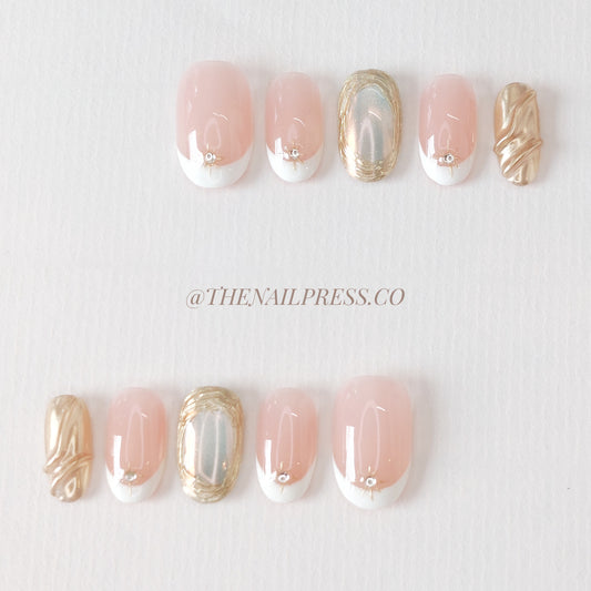 Gilded French – Medium Oval Rounded 19mm