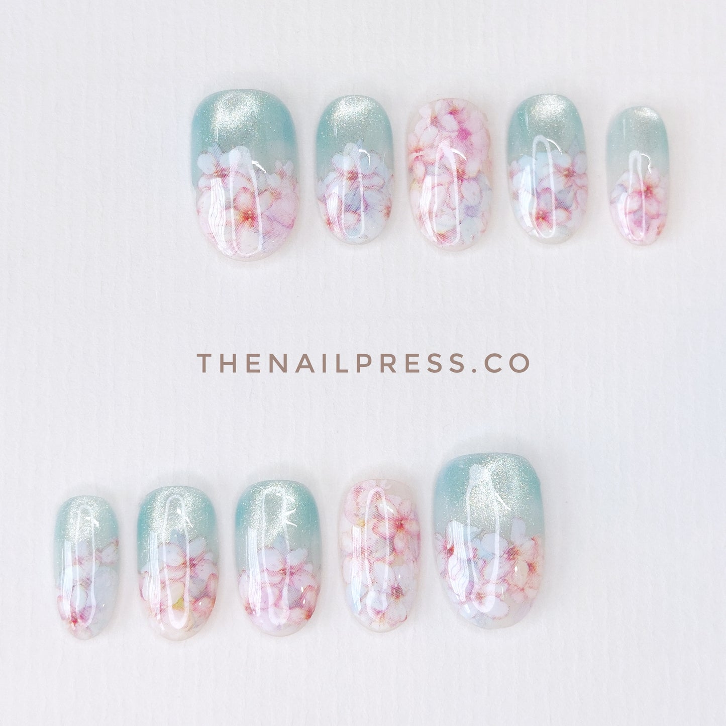 Breezy Bouquet – Medium Oval Rounded 19mm