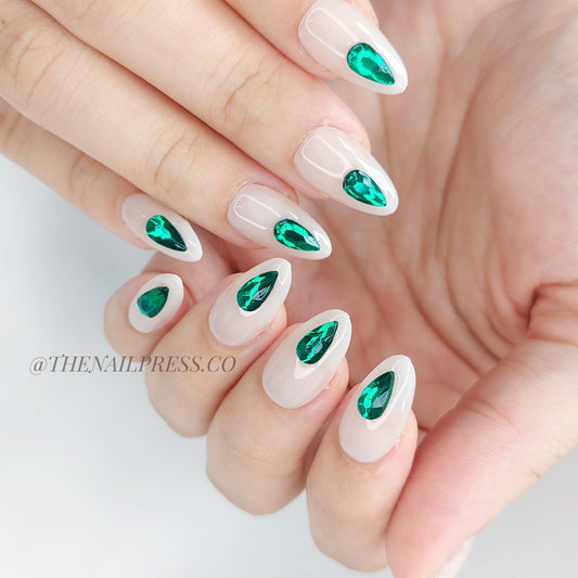 Emerald Drop – Short Almond 20mm