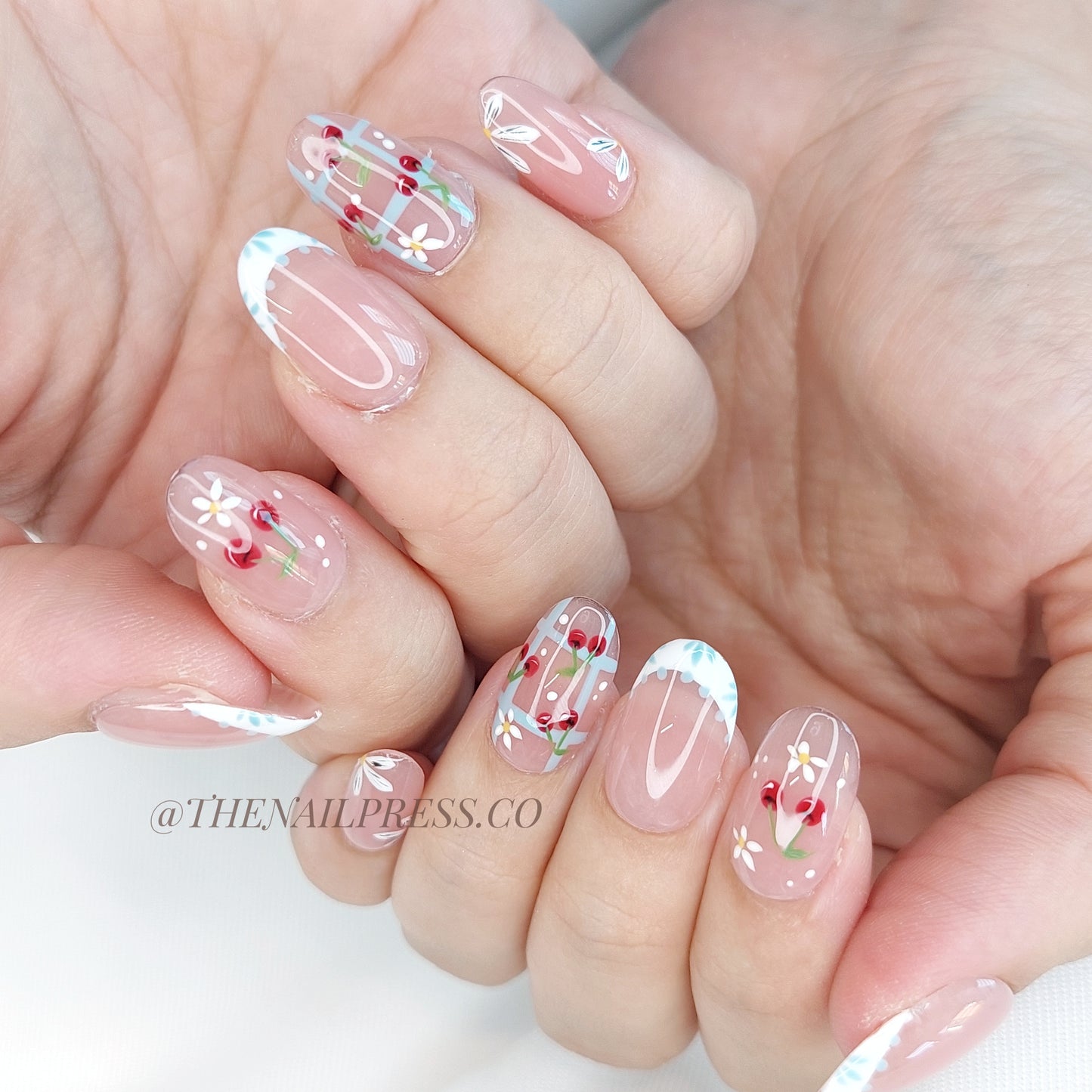 Petit Cherry – Medium Oval Rounded 19mm