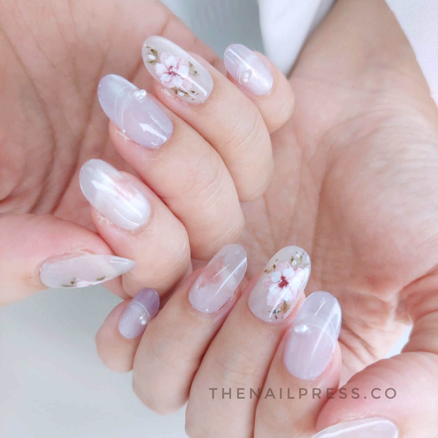 Mistflower – Medium Oval Rounded 19mm