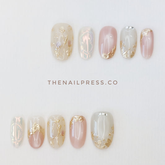 Opaline Charm – Medium Oval Rounded 19mm