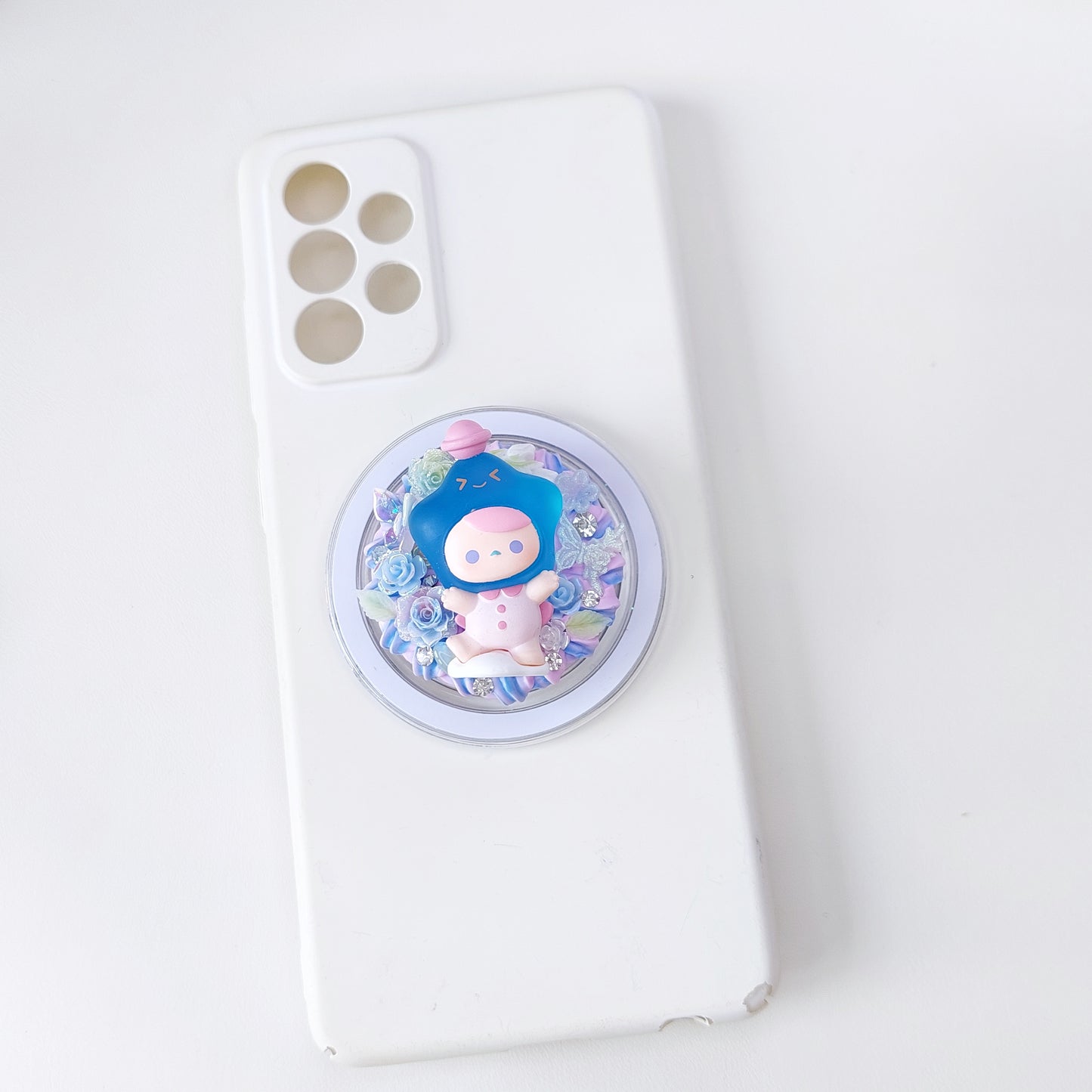Pop Socket | Pucky – Lighting the Night Sky Series