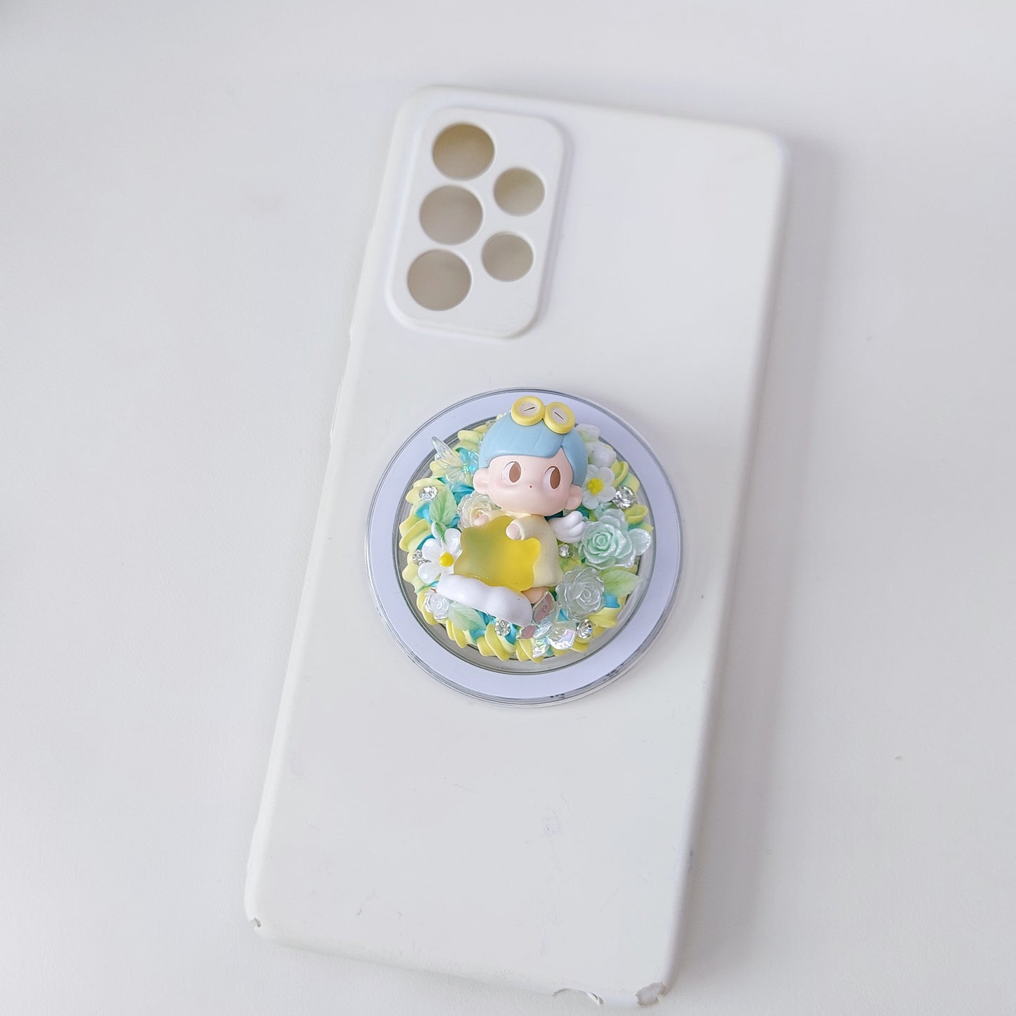 Pop Socket | Lilios – Lighting the Night Sky Series