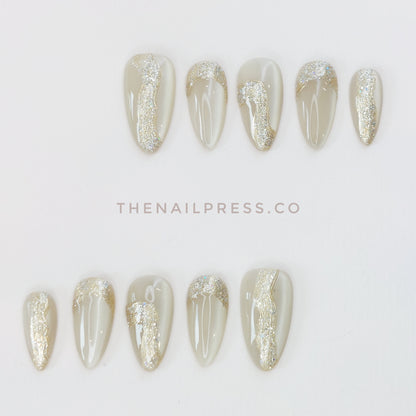 Gold Dust Shimmer – Short Almond 22mm