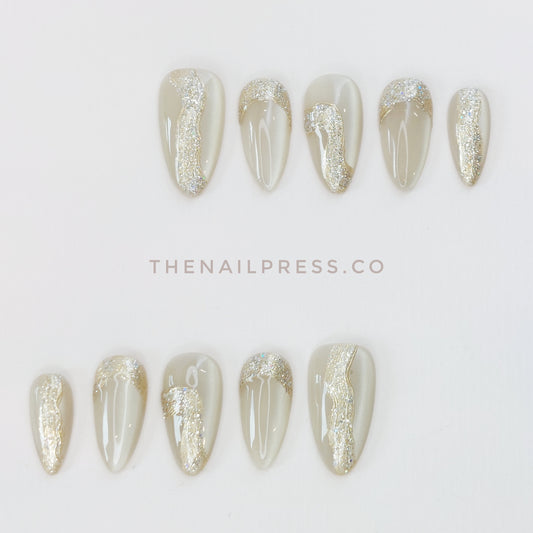 Gold Dust Shimmer – Short Almond 22mm