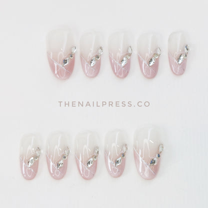 Dainty Pointe – Medium Oval 24mm