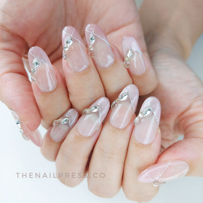 Dainty Pointe – Medium Oval 24mm