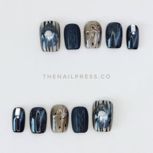 Holiday Mischief – Short Square 17mm