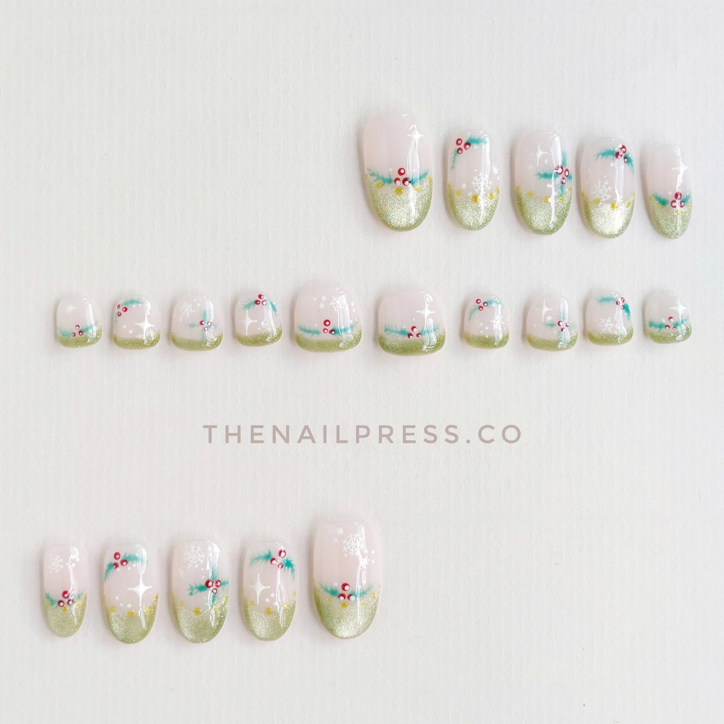 Golden Noel – Kids Nails | Medium Rounded 19mm